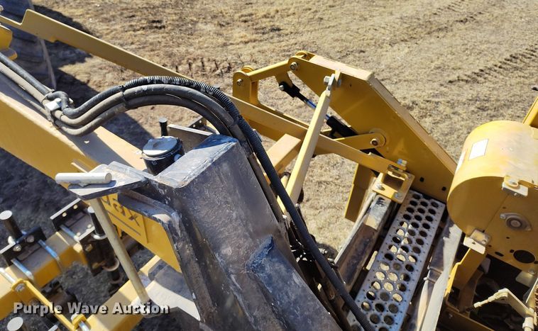 image for item DV6671 2013 Truax OTG 7512 twin row no-till grain drill