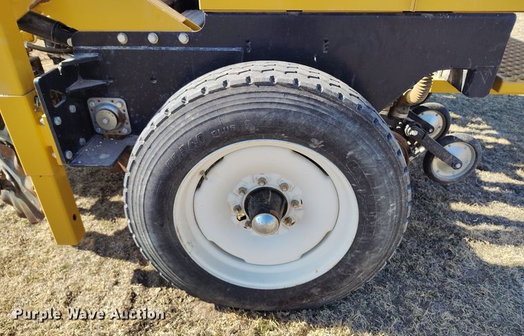 image for item DV6671 2013 Truax OTG 7512 twin row no-till grain drill