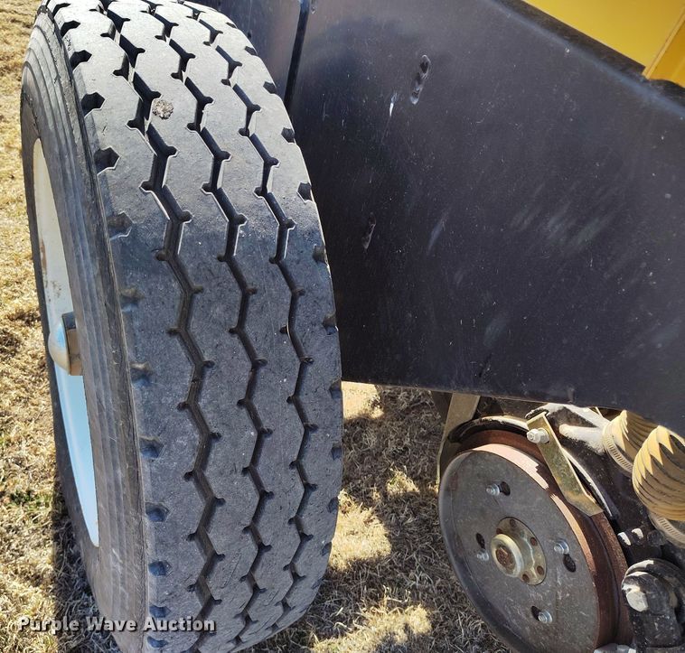 image for item DV6671 2013 Truax OTG 7512 twin row no-till grain drill