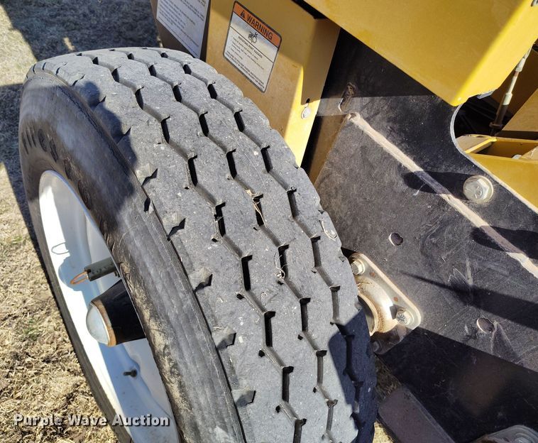 image for item DV6671 2013 Truax OTG 7512 twin row no-till grain drill