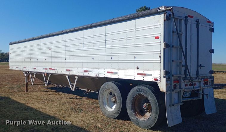image for item DW0840 1981 American Trailers, Inc. grain trailer