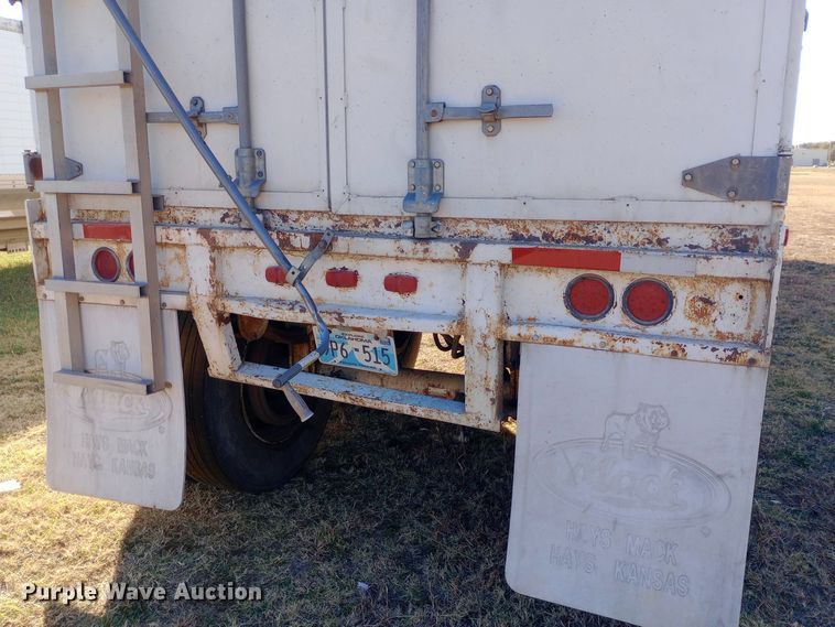 image for item DW0840 1981 American Trailers, Inc. grain trailer