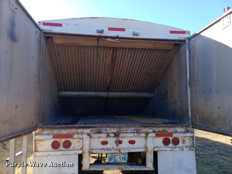 image for item DW0840 1981 American Trailers, Inc. grain trailer