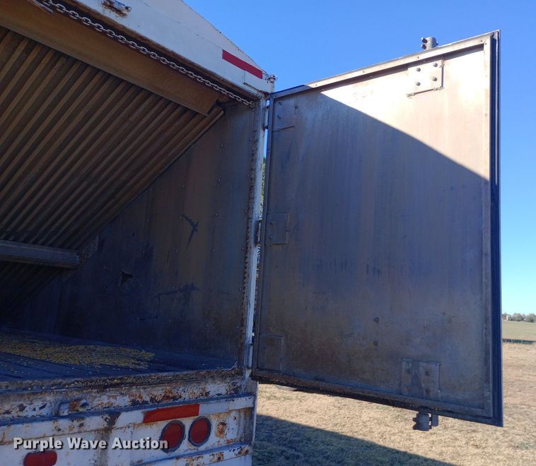 image for item DW0840 1981 American Trailers, Inc. grain trailer