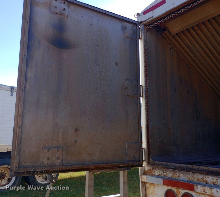 image for item DW0840 1981 American Trailers, Inc. grain trailer