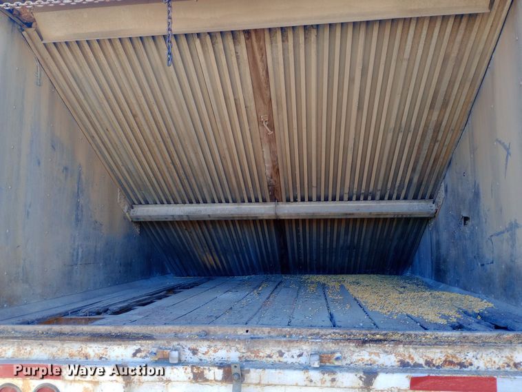 image for item DW0840 1981 American Trailers, Inc. grain trailer