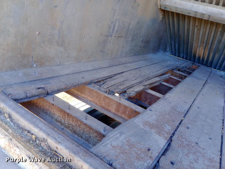 image for item DW0840 1981 American Trailers, Inc. grain trailer