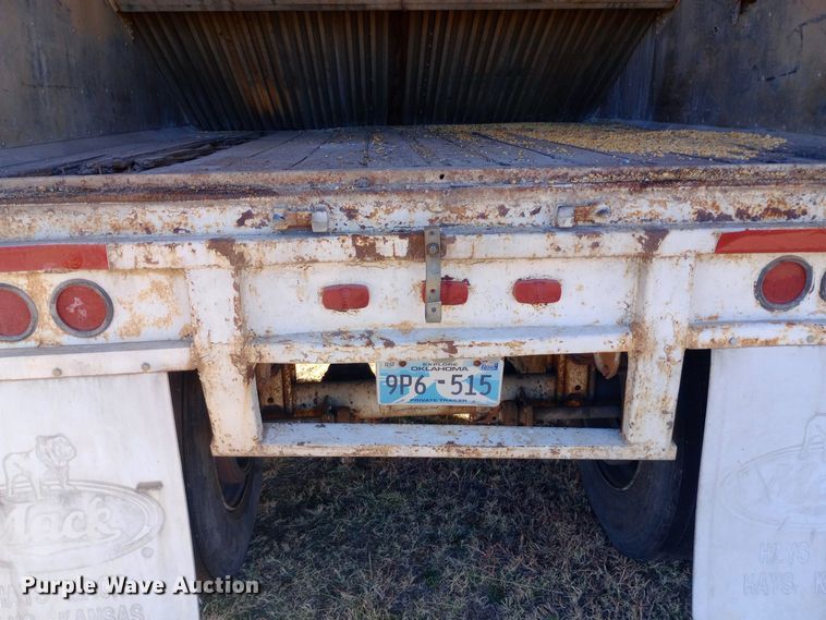 image for item DW0840 1981 American Trailers, Inc. grain trailer