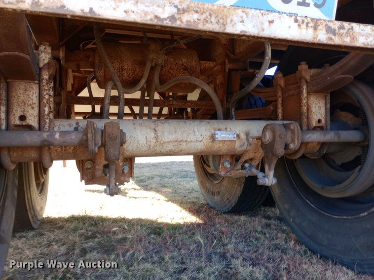 image for item DW0840 1981 American Trailers, Inc. grain trailer