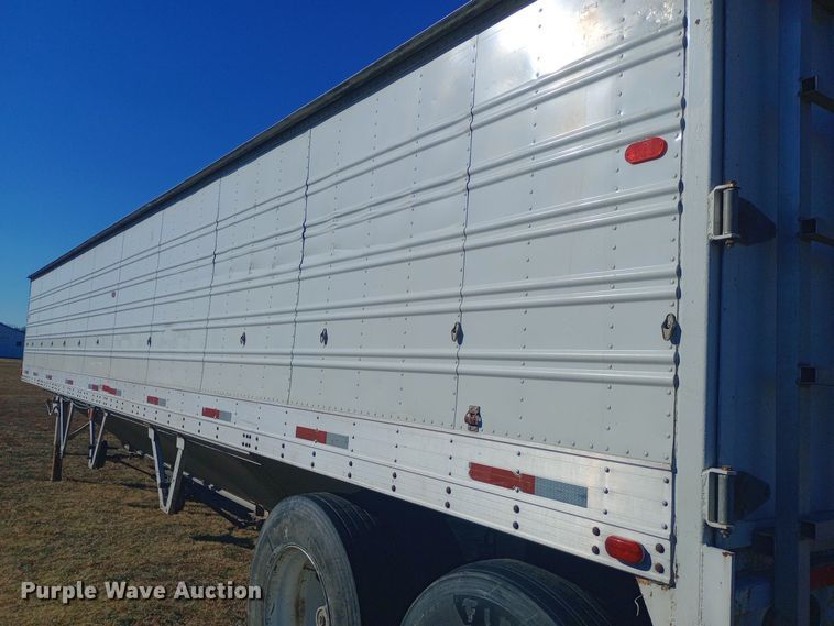 image for item DW0840 1981 American Trailers, Inc. grain trailer