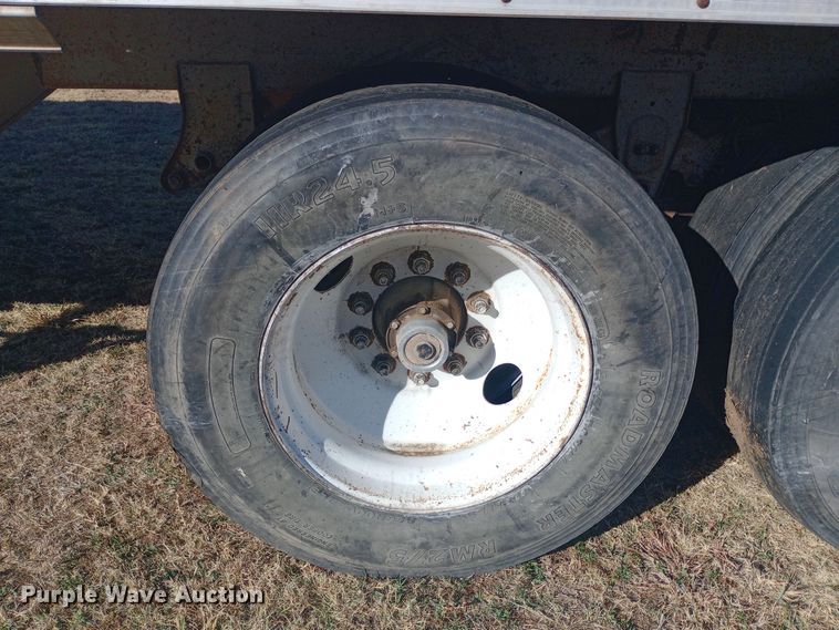 image for item DW0840 1981 American Trailers, Inc. grain trailer