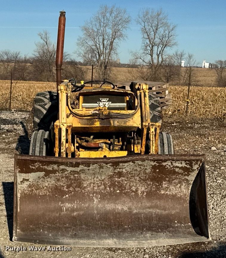 image for item EG7164 Massey Ferguson 2135 tractor