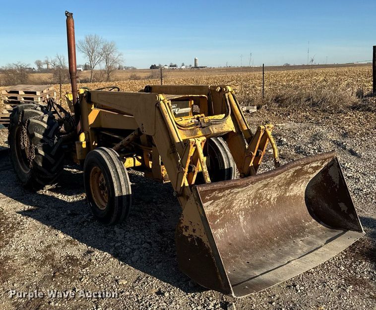 image for item EG7164 Massey Ferguson 2135 tractor