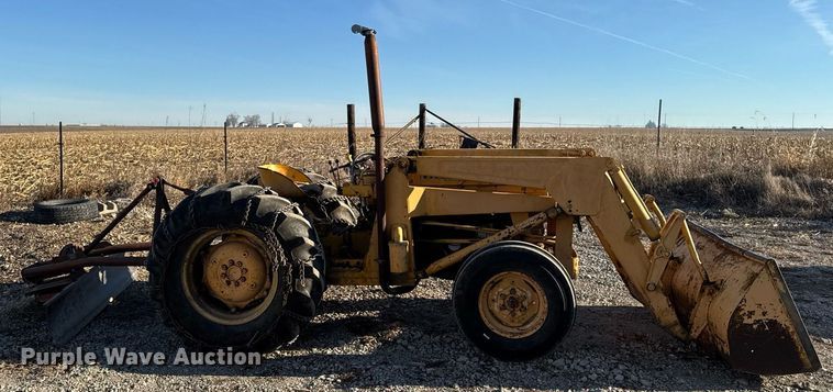 image for item EG7164 Massey Ferguson 2135 tractor