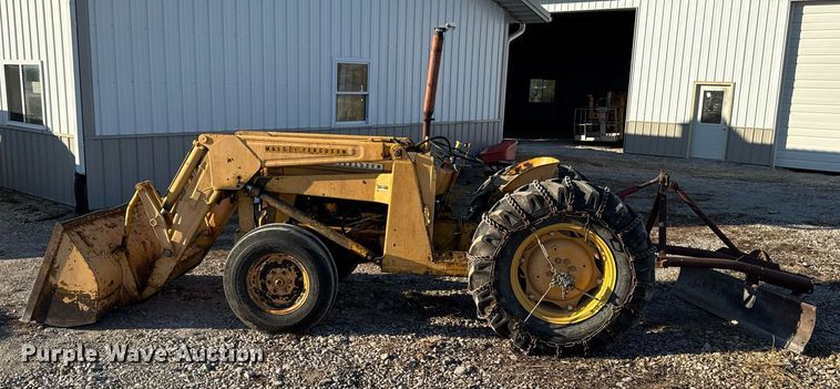 image for item EG7164 Massey Ferguson 2135 tractor