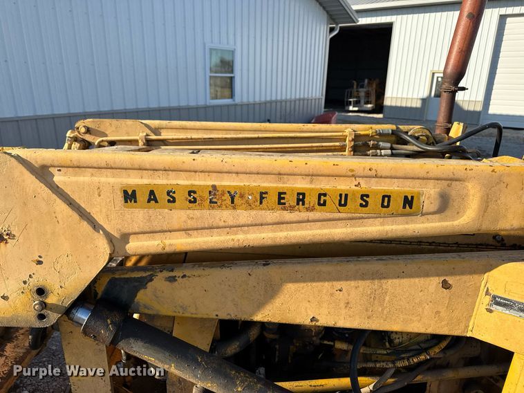 image for item EG7164 Massey Ferguson 2135 tractor