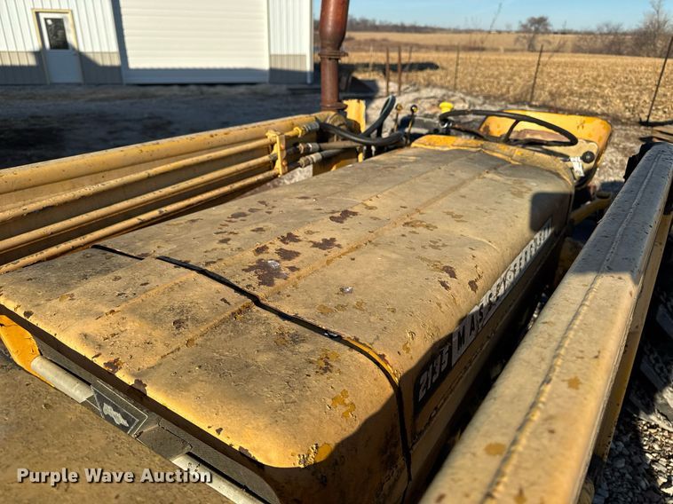 image for item EG7164 Massey Ferguson 2135 tractor