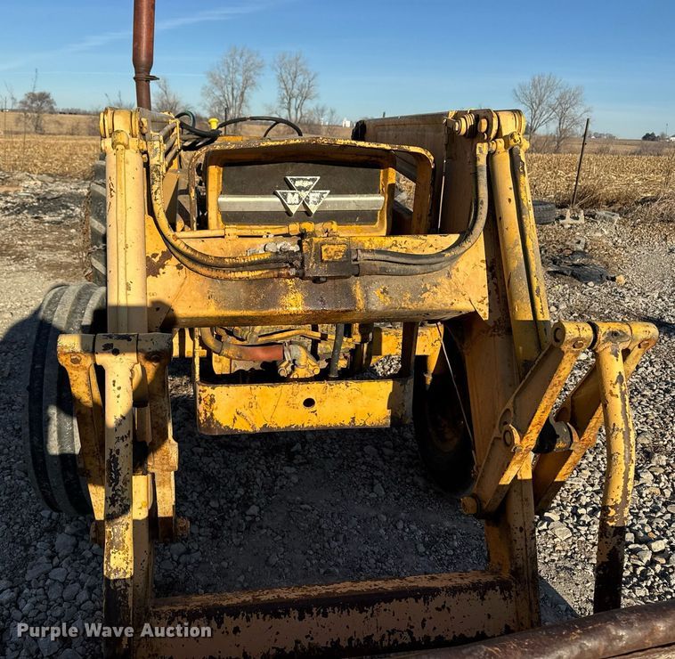 image for item EG7164 Massey Ferguson 2135 tractor