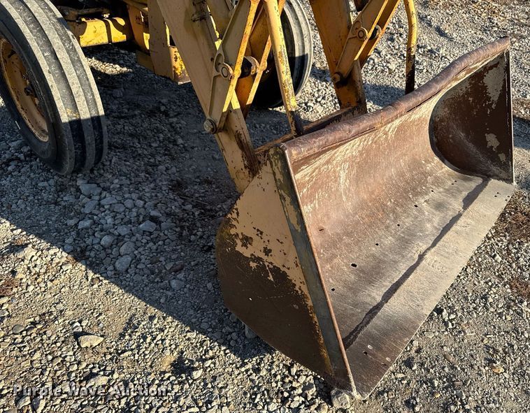 image for item EG7164 Massey Ferguson 2135 tractor