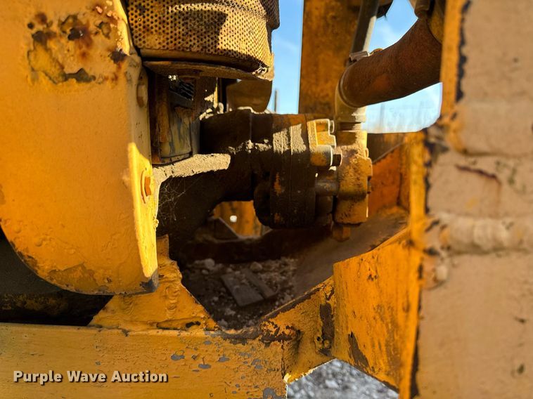 image for item EG7164 Massey Ferguson 2135 tractor