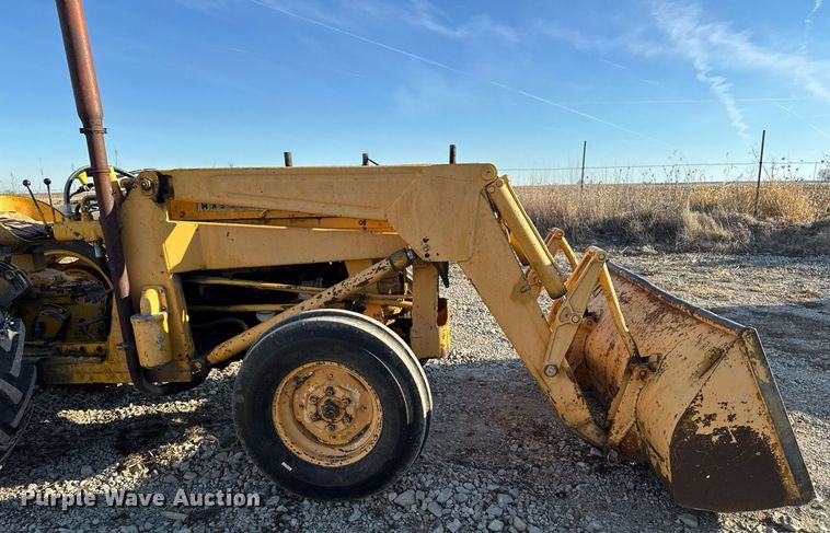 image for item EG7164 Massey Ferguson 2135 tractor