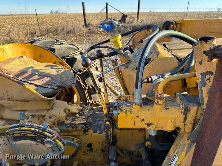 image for item EG7164 Massey Ferguson 2135 tractor