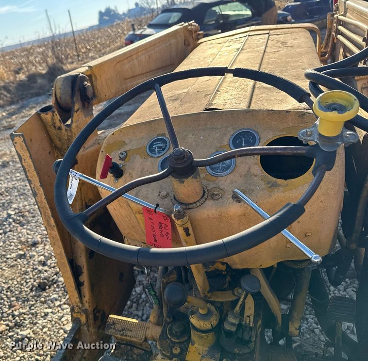 image for item EG7164 Massey Ferguson 2135 tractor