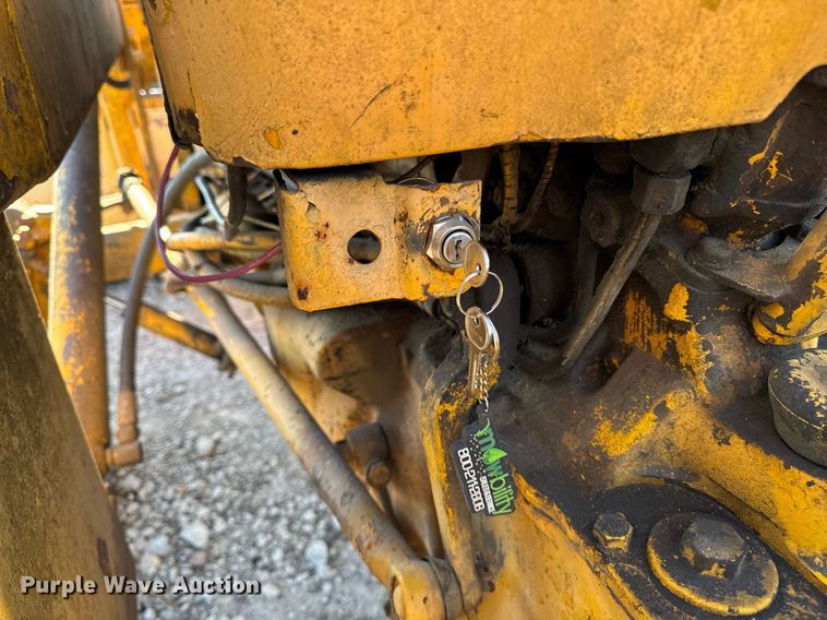 image for item EG7164 Massey Ferguson 2135 tractor