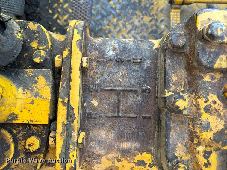 image for item EG7164 Massey Ferguson 2135 tractor