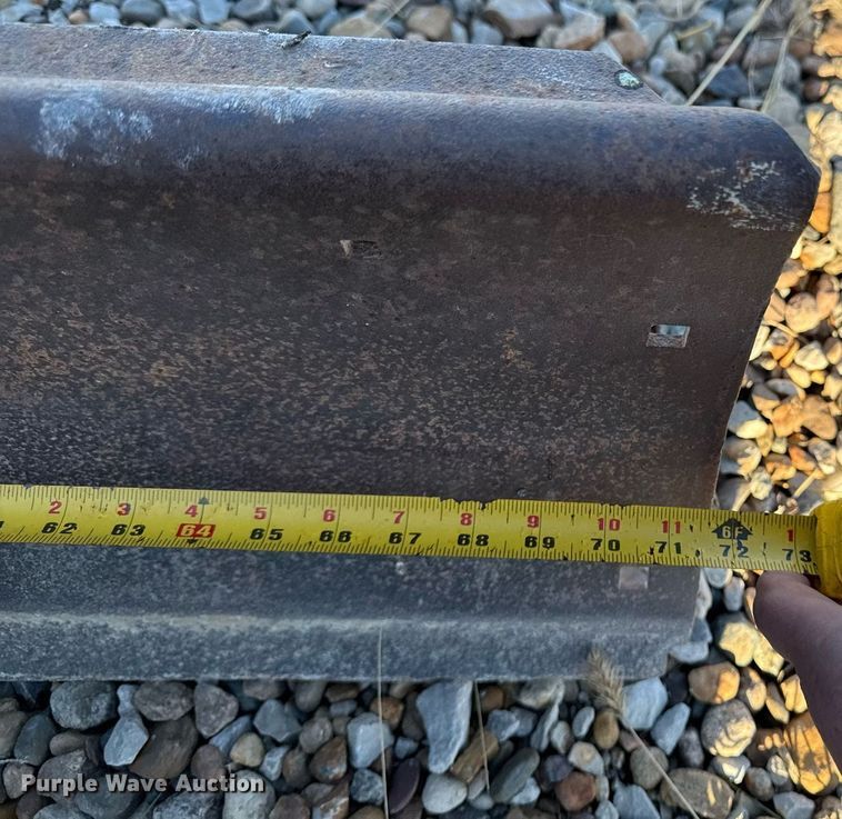 image for item EG7164 Massey Ferguson 2135 tractor