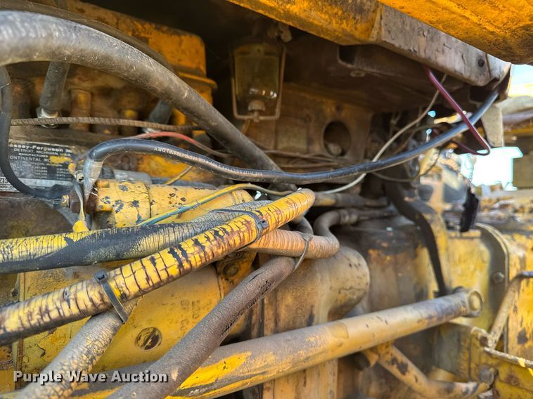 image for item EG7164 Massey Ferguson 2135 tractor