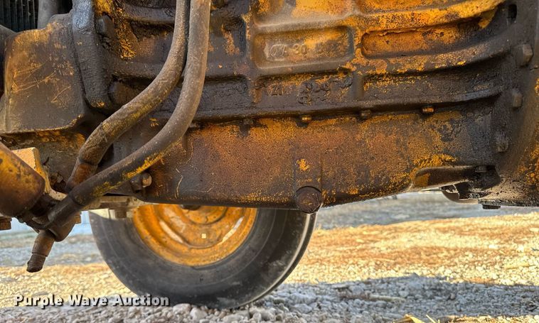 image for item EG7164 Massey Ferguson 2135 tractor