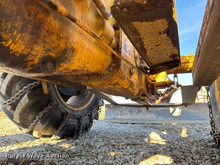 image for item EG7164 Massey Ferguson 2135 tractor