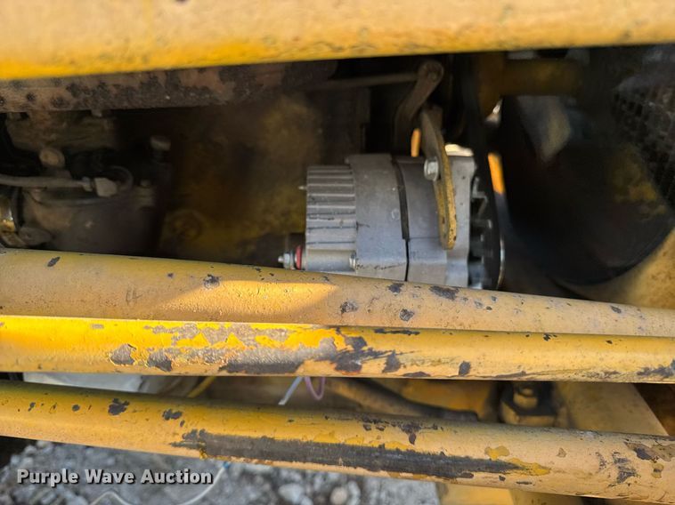 image for item EG7164 Massey Ferguson 2135 tractor