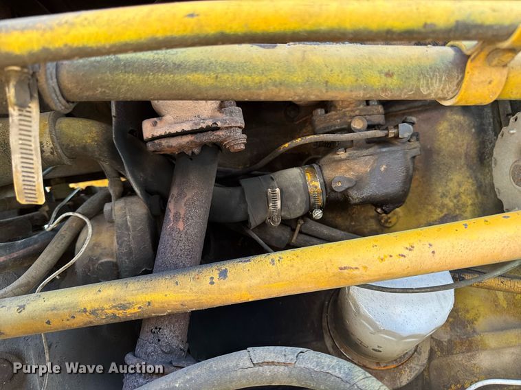 image for item EG7164 Massey Ferguson 2135 tractor