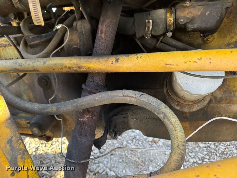 image for item EG7164 Massey Ferguson 2135 tractor