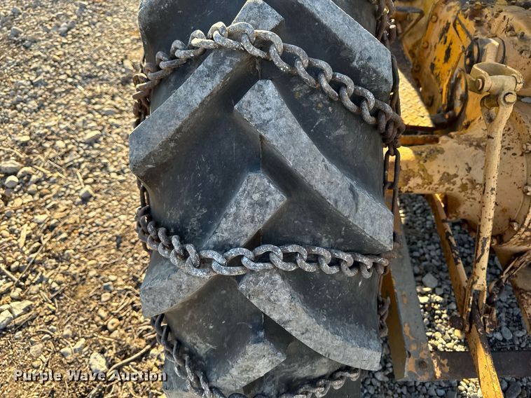 image for item EG7164 Massey Ferguson 2135 tractor