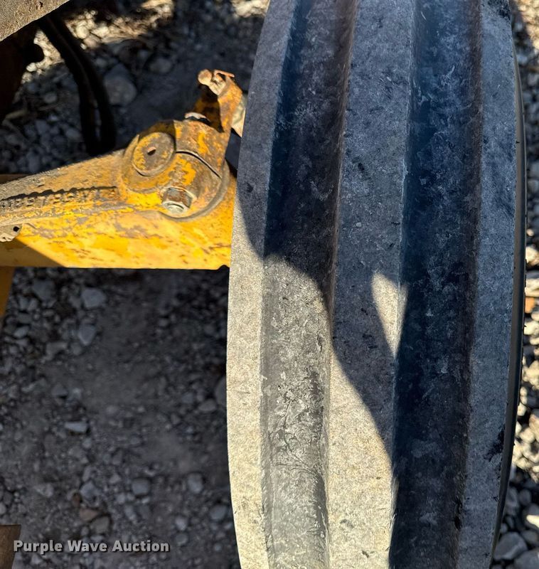 image for item EG7164 Massey Ferguson 2135 tractor