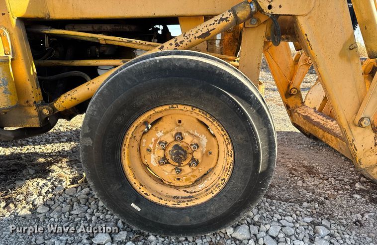 image for item EG7164 Massey Ferguson 2135 tractor