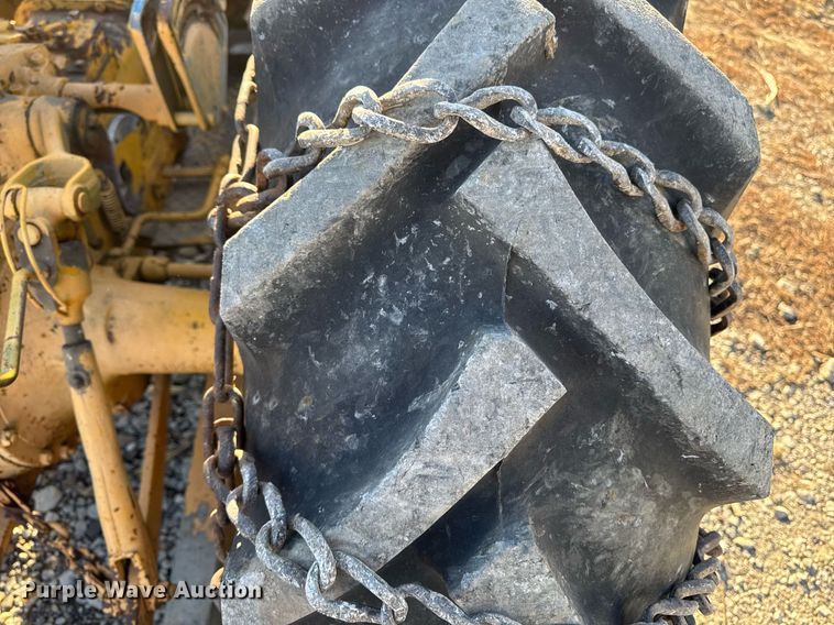 image for item EG7164 Massey Ferguson 2135 tractor