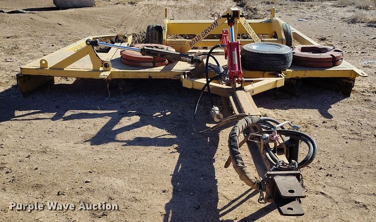 image for item EH0142 Road Groom Manufacturing  RG 11.0 W moldboard