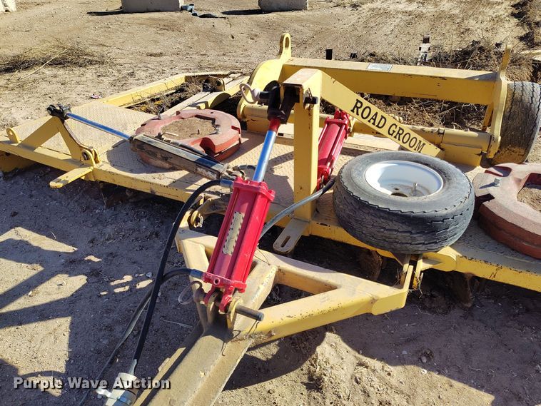 image for item EH0142 Road Groom Manufacturing  RG 11.0 W moldboard