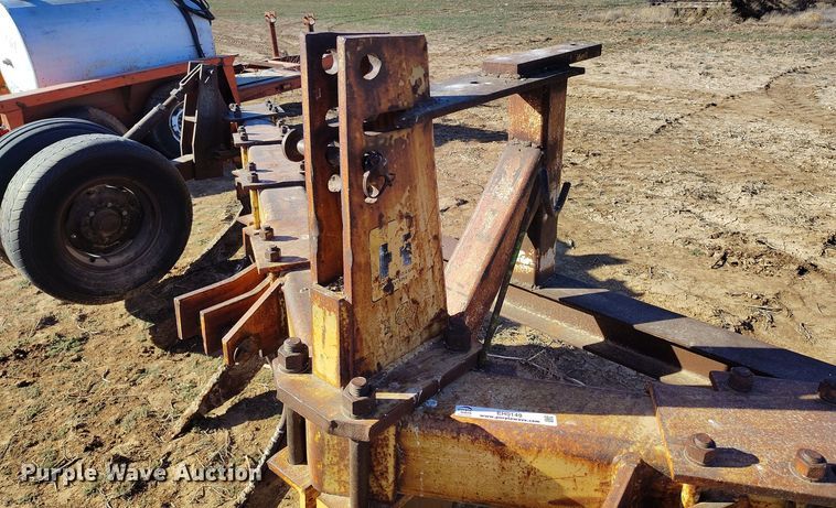 image for item EH0149 International Harvester  10 V-ripper