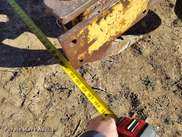 image for item EH0149 International Harvester  10 V-ripper