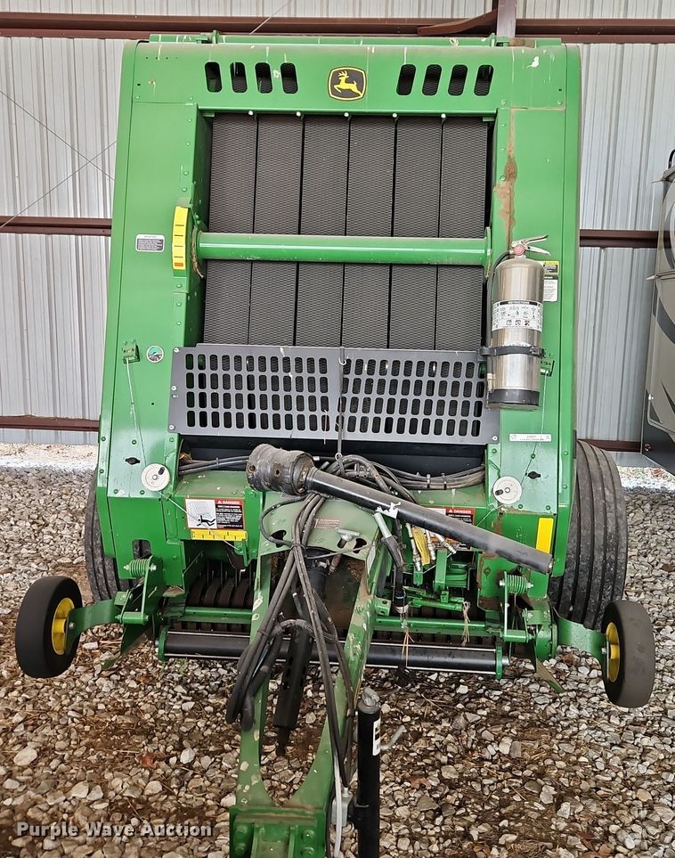 image for item EI8801 2019 John Deere 460M round baler