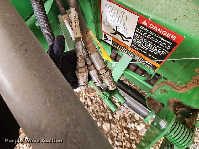 image for item EI8801 2019 John Deere 460M round baler