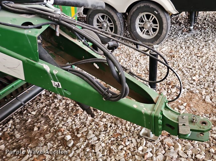 image for item EI8801 2019 John Deere 460M round baler