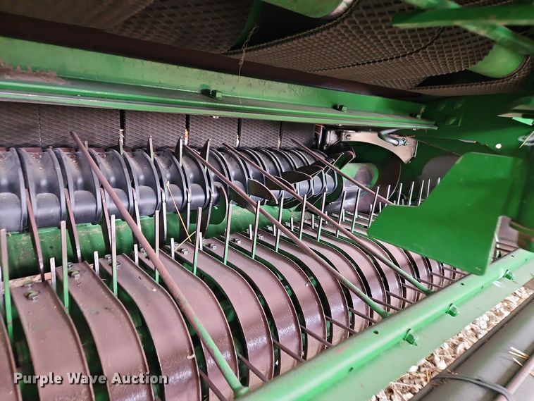image for item EI8801 2019 John Deere 460M round baler