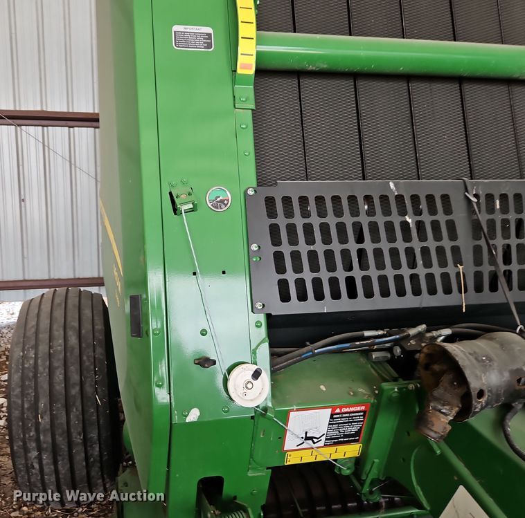 image for item EI8801 2019 John Deere 460M round baler