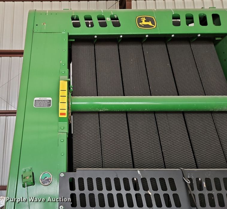 image for item EI8801 2019 John Deere 460M round baler
